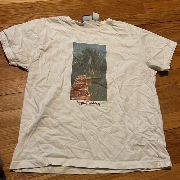 Lizsport Tops - Vintage apple picking white shirt women’s medium